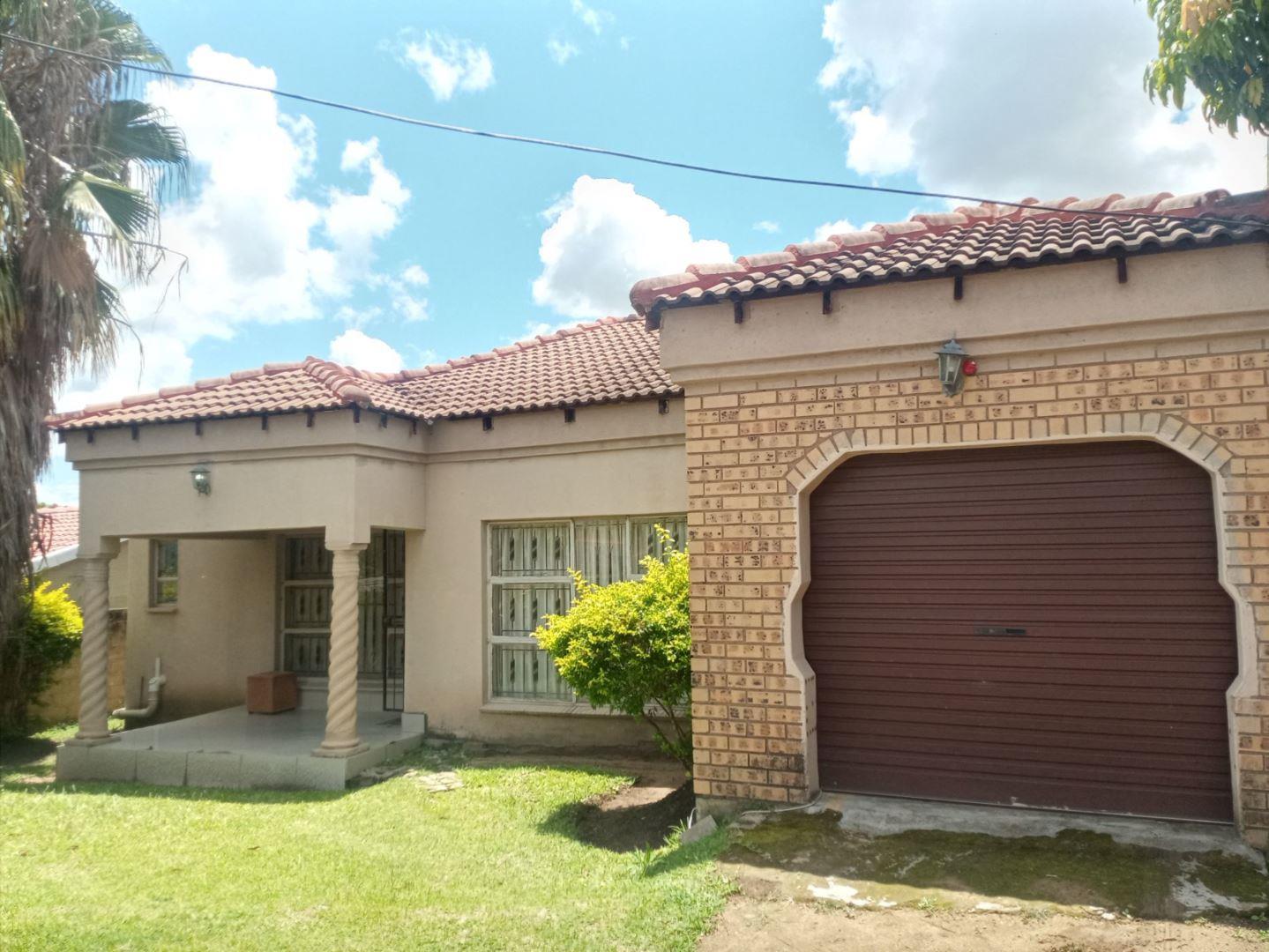 3 Bedroom House for sale in Kanyamazane P24112281269