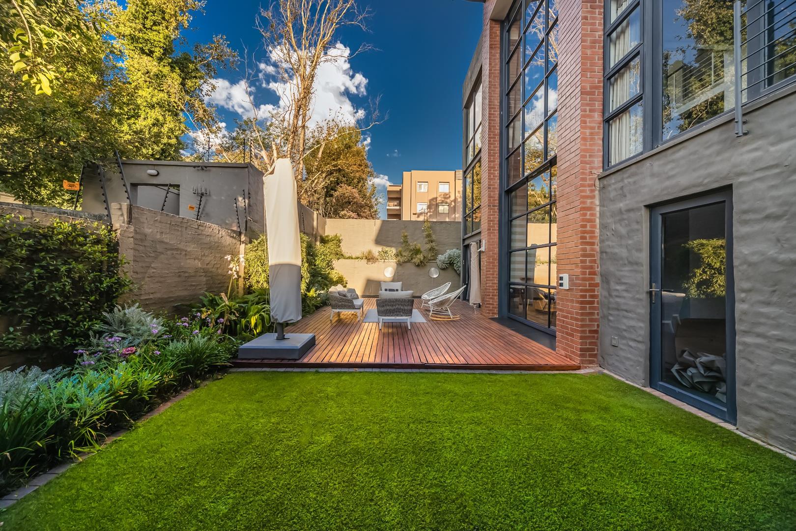 2 Bedroom House for sale in Rosebank P24112285345