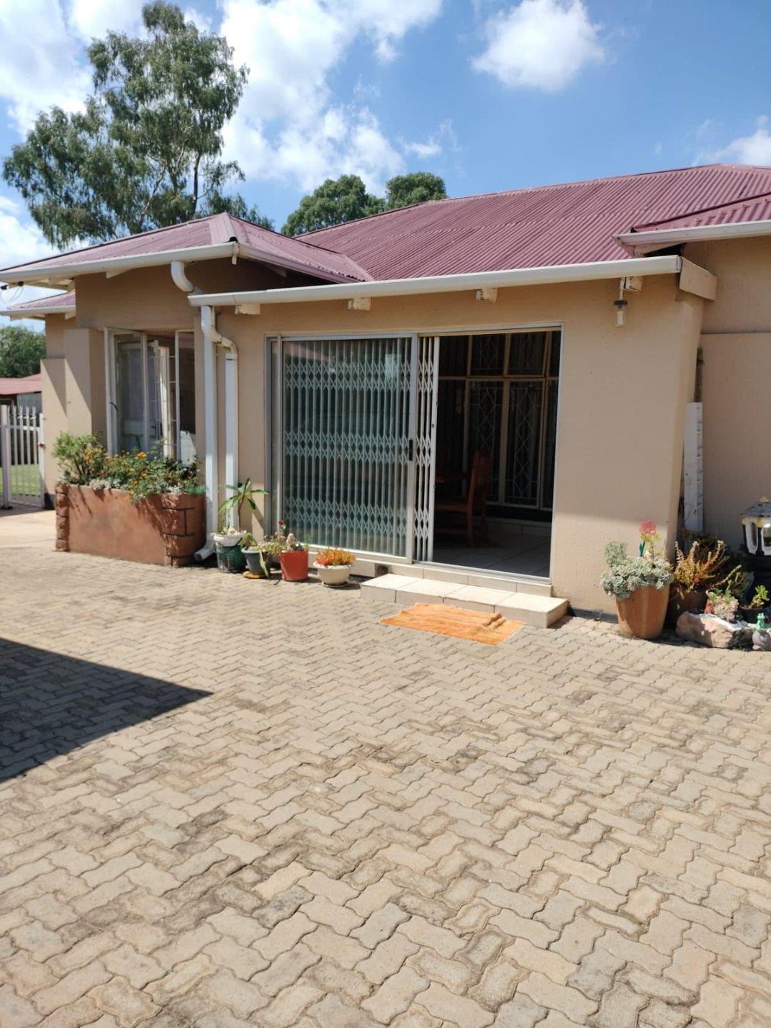 Aston Lake Property Property and houses for sale in Aston Lake