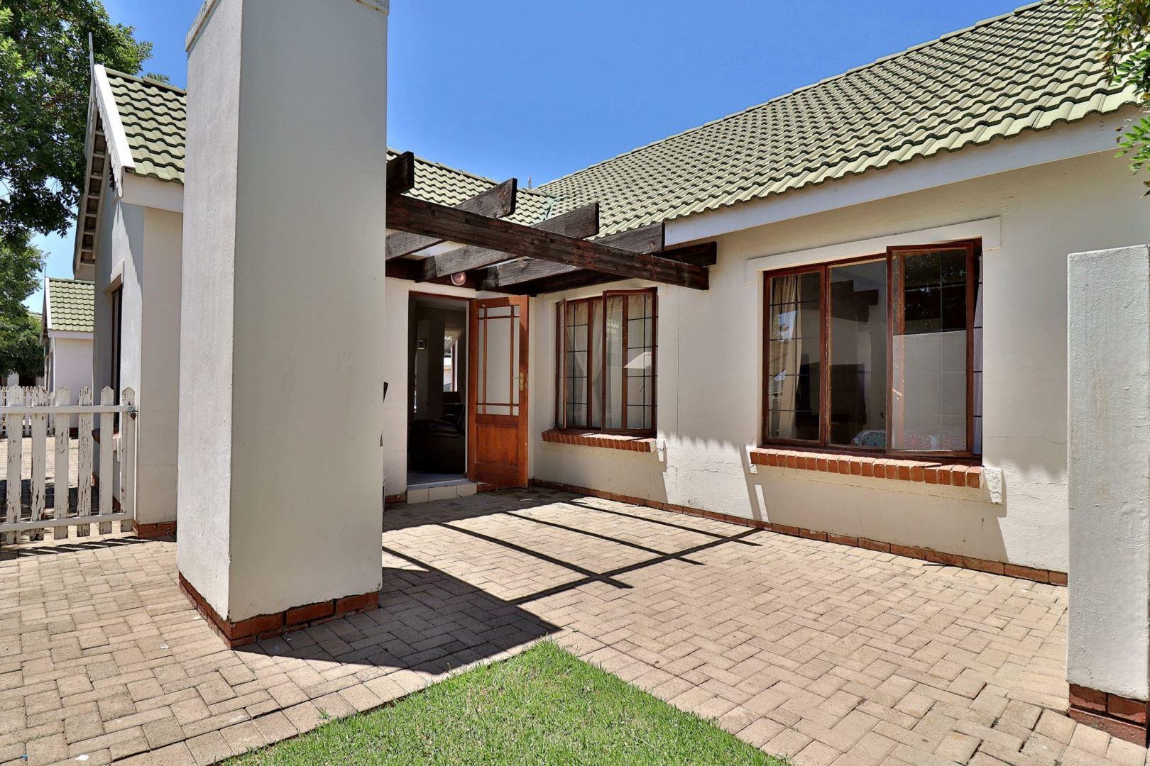 Hillside, Bloemfontein Property Property and houses for sale in