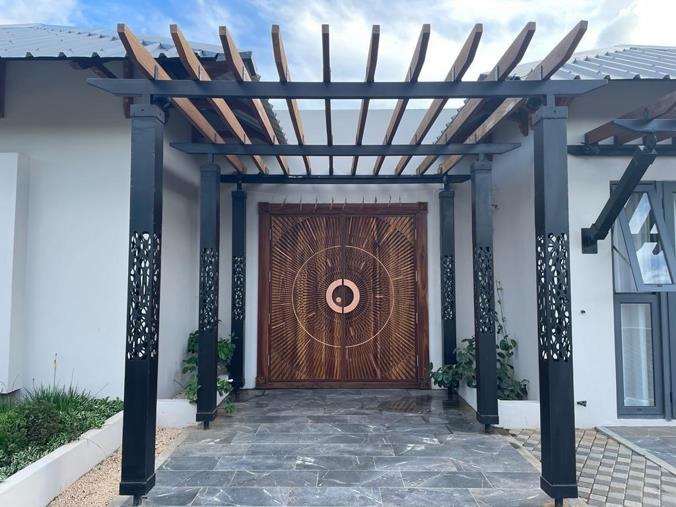 4 Bedroom House for Sale in Petite Riviere Noire