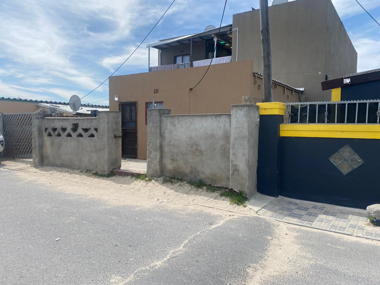 9 Bedroom House for sale in Mfuleni P24113589977