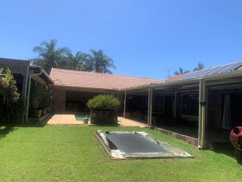 4 Bedroom House for sale in Birchleigh 28 Ge Street , Birchleigh