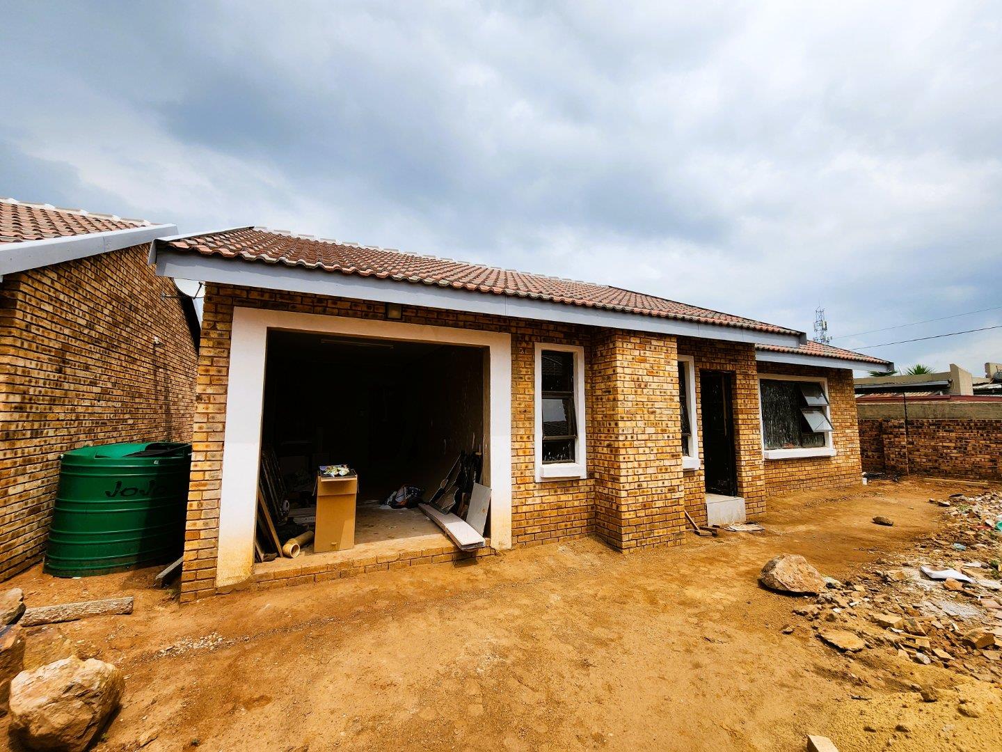 2 Bedroom House for sale in Greenhills Ext 3 33 Catherine Road Unit