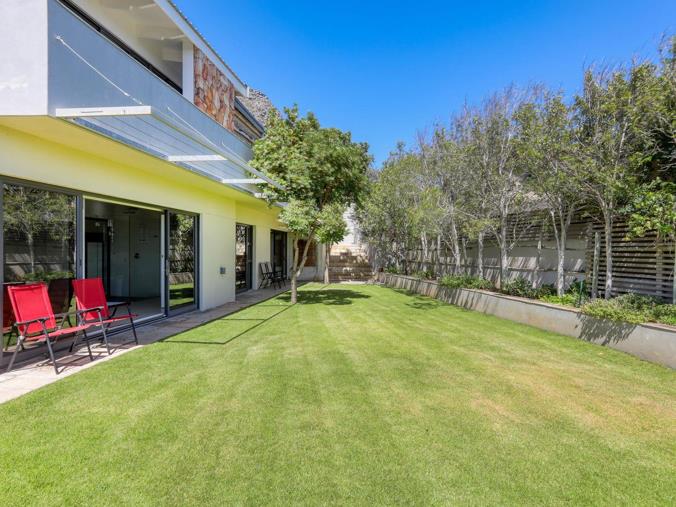 5 Bedroom House for Sale in Stonehurst Mountain Estate