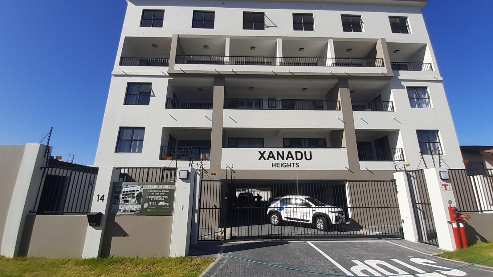 2 Bedroom Apartment / flat for sale in Table View 14 North Road P24