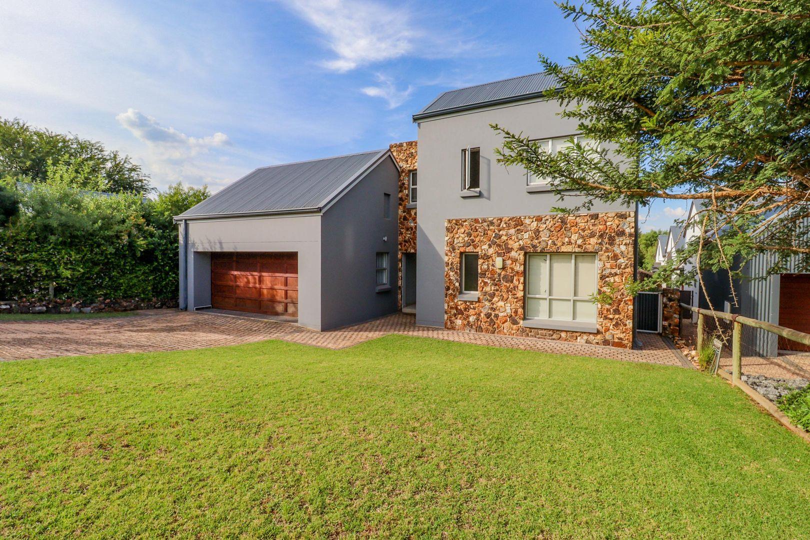 3 Bedroom House for sale in Southdowns Estate P24112304427