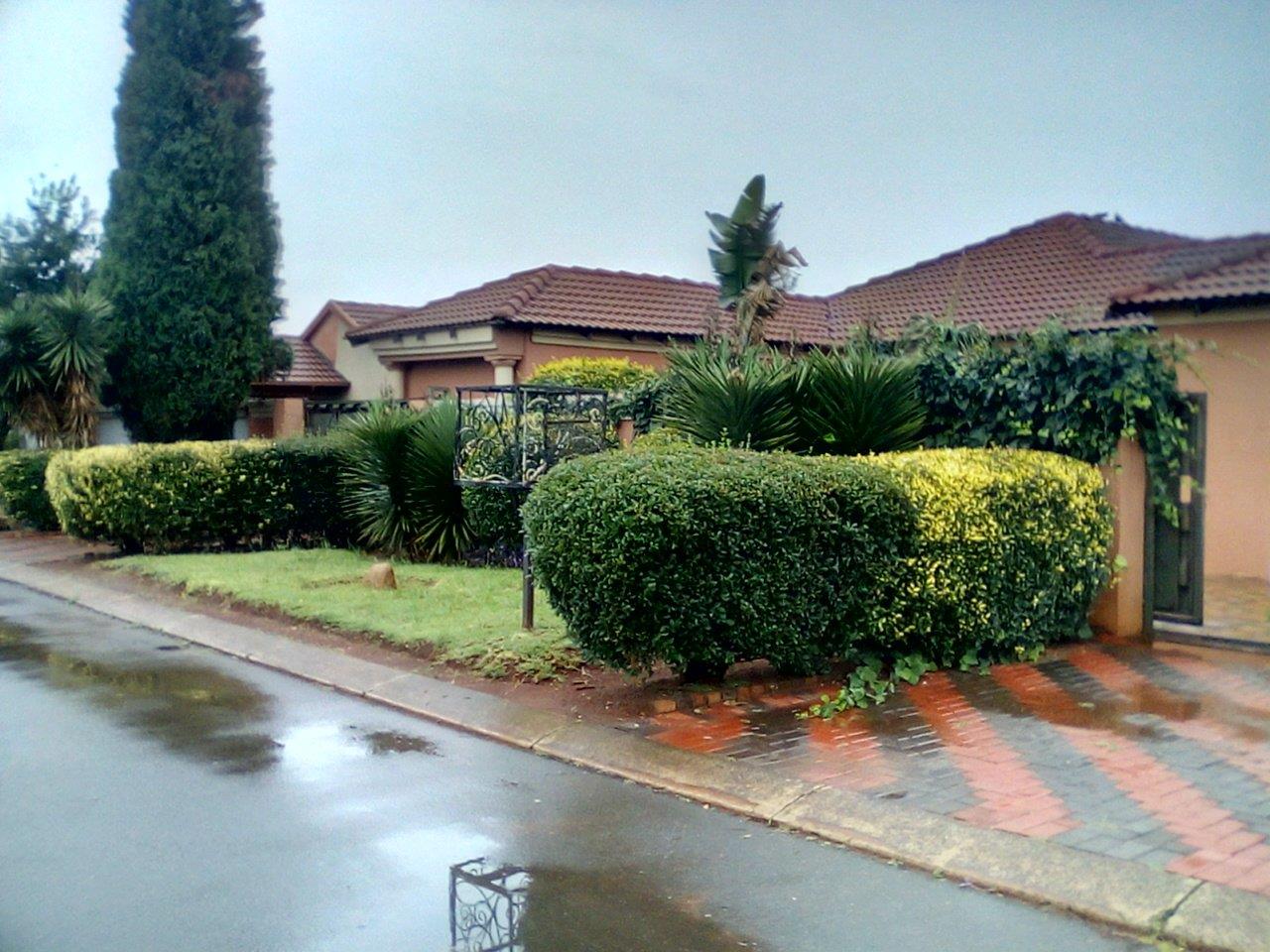 Dawn Park Property Apartments / flats to rent in Dawn Park