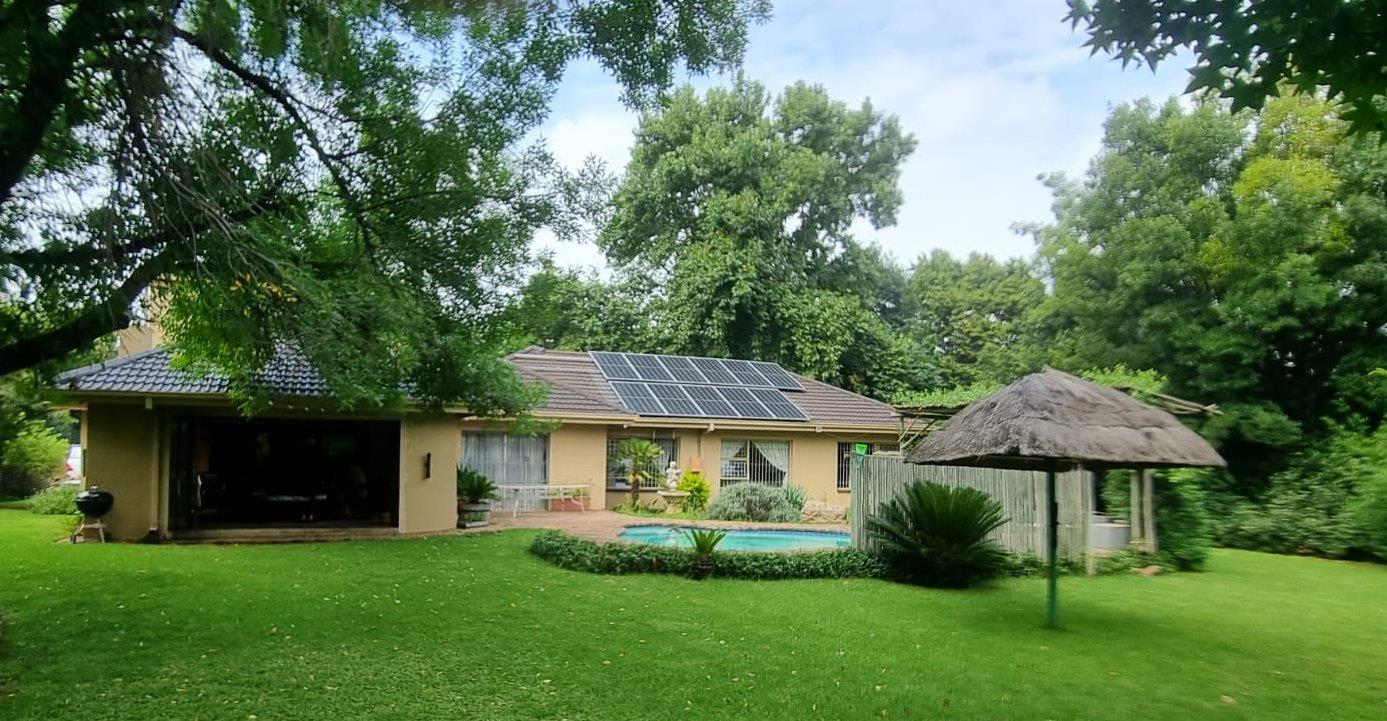 5 Bedroom House for sale in Three Rivers East P24112312370