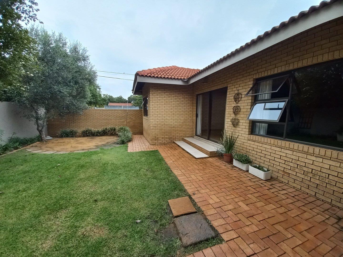 3 Bedroom House for sale in Sasolburg Central P24112313208