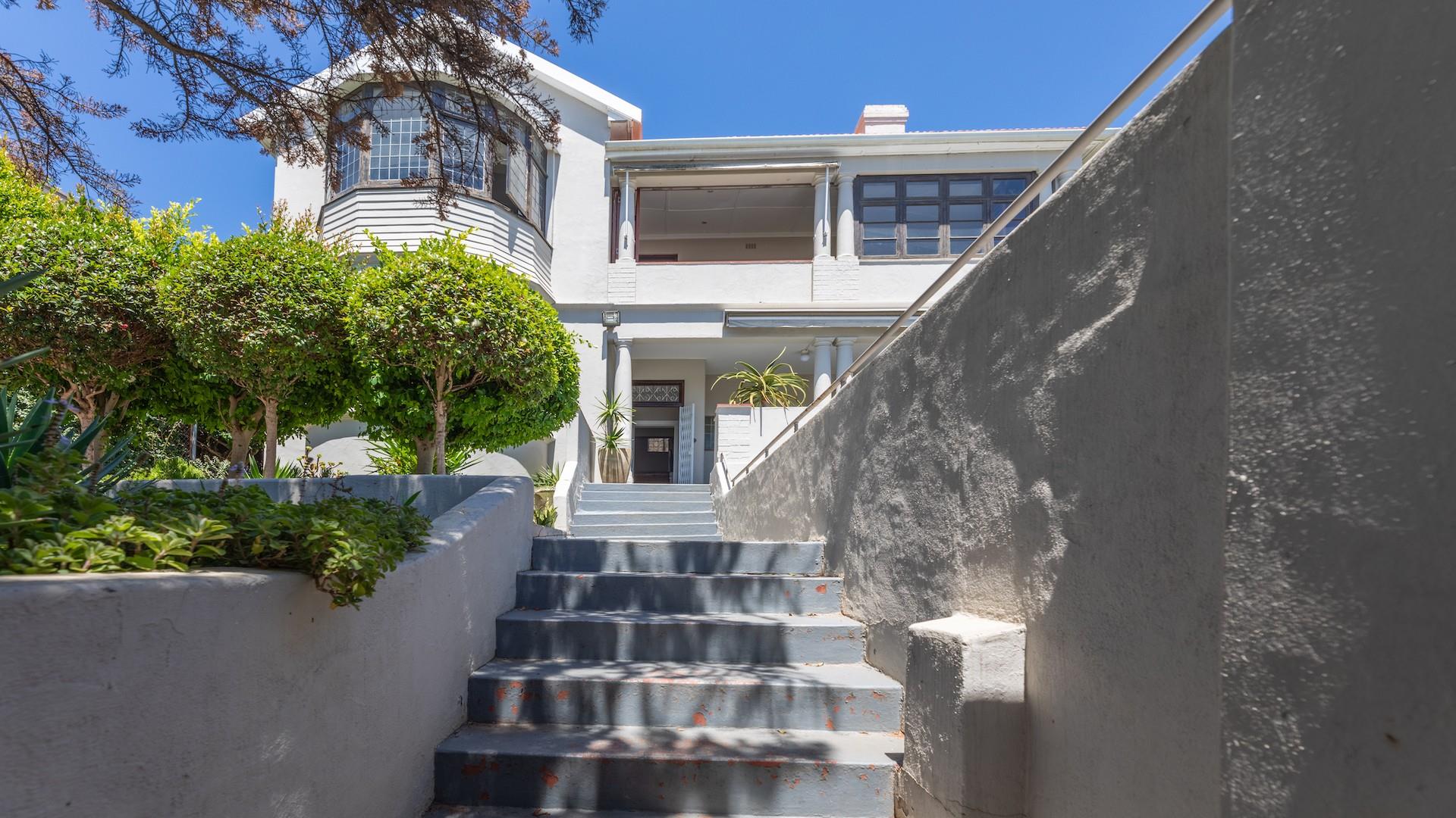 4 Bedroom House for sale in Green Point P24112313876