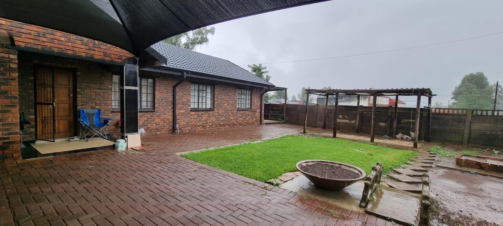 3 Bedroom House for sale in Riversdale P24112316098