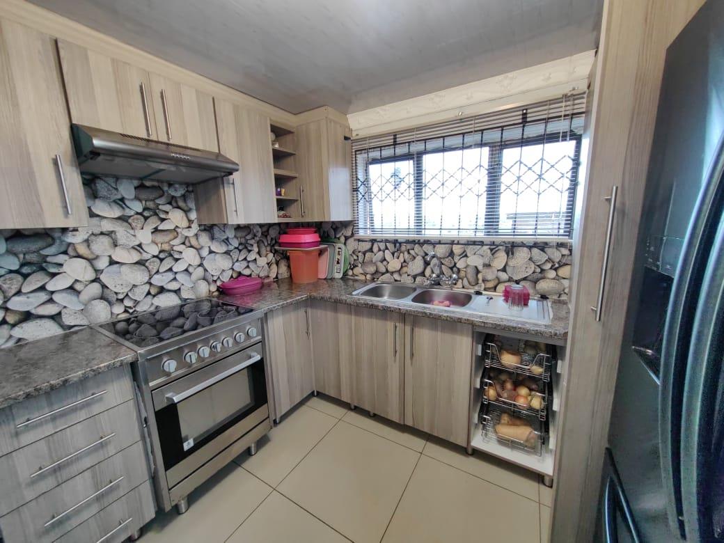 2 Bedroom House for sale in Mdantsane Nu 6 P24112320027