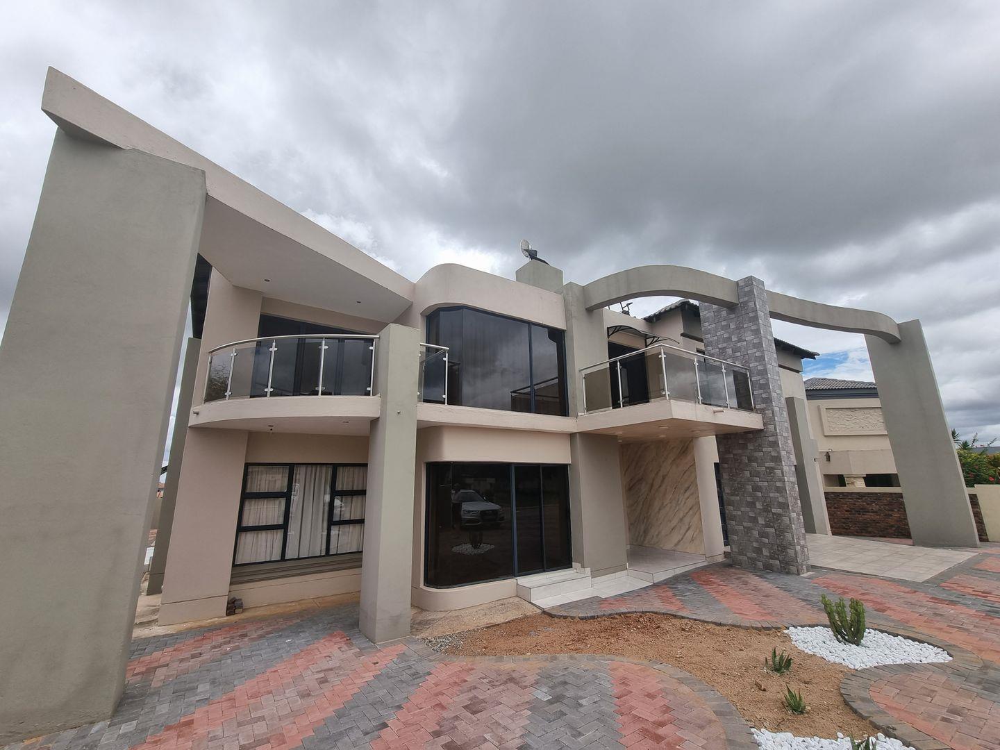 5 Bedroom House for sale in Eagles Crest 24 Eagles Crest Boulevard