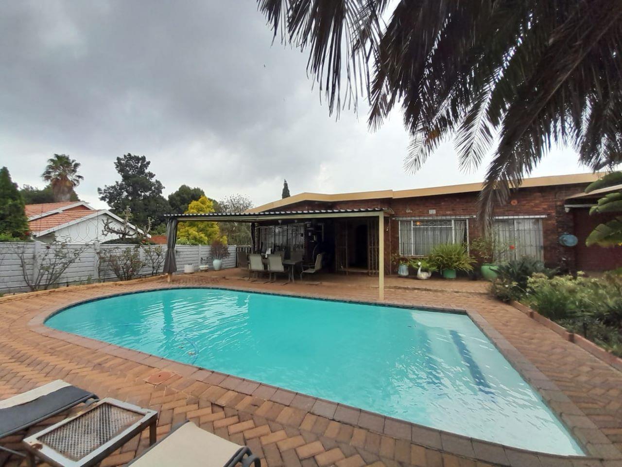 Birch Acres Property Houses for sale in Birch Acres