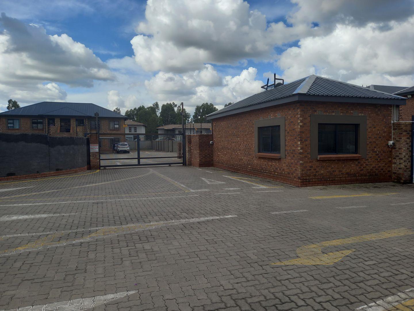 2 Bedroom Apartment / flat for sale in Ravenswood P24112326493