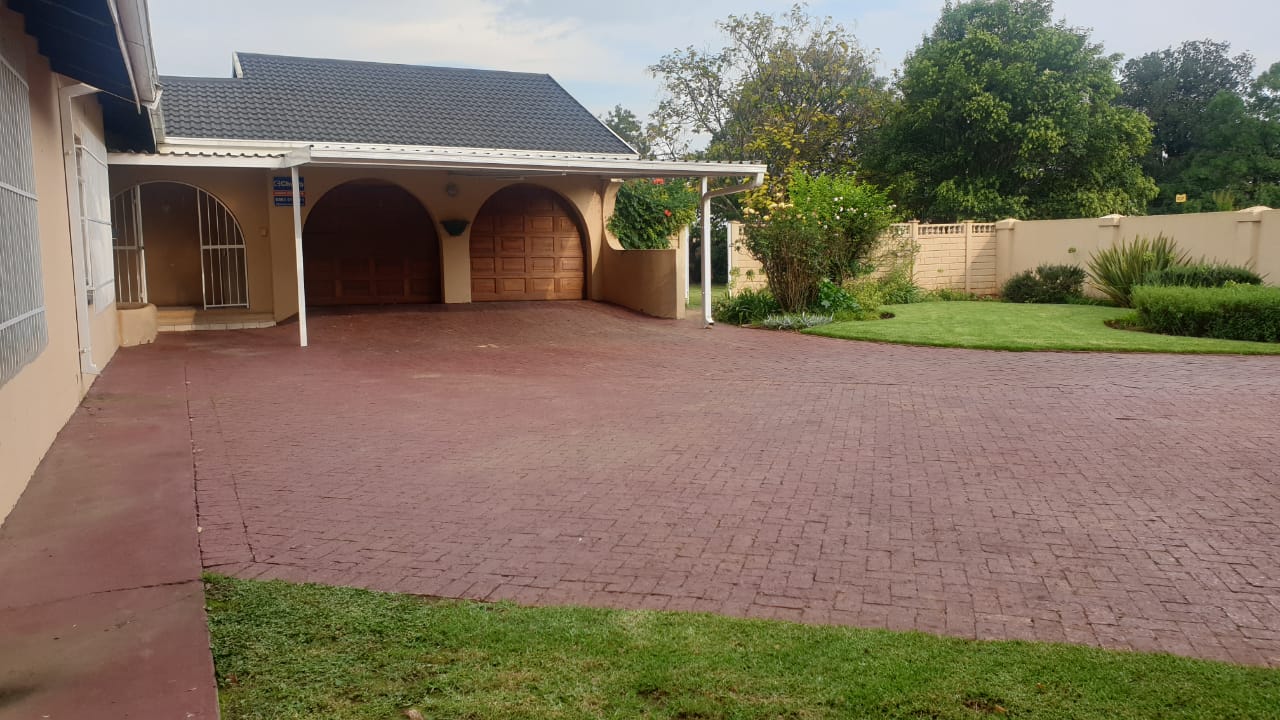 Three Rivers East Property Property and houses for sale in Three