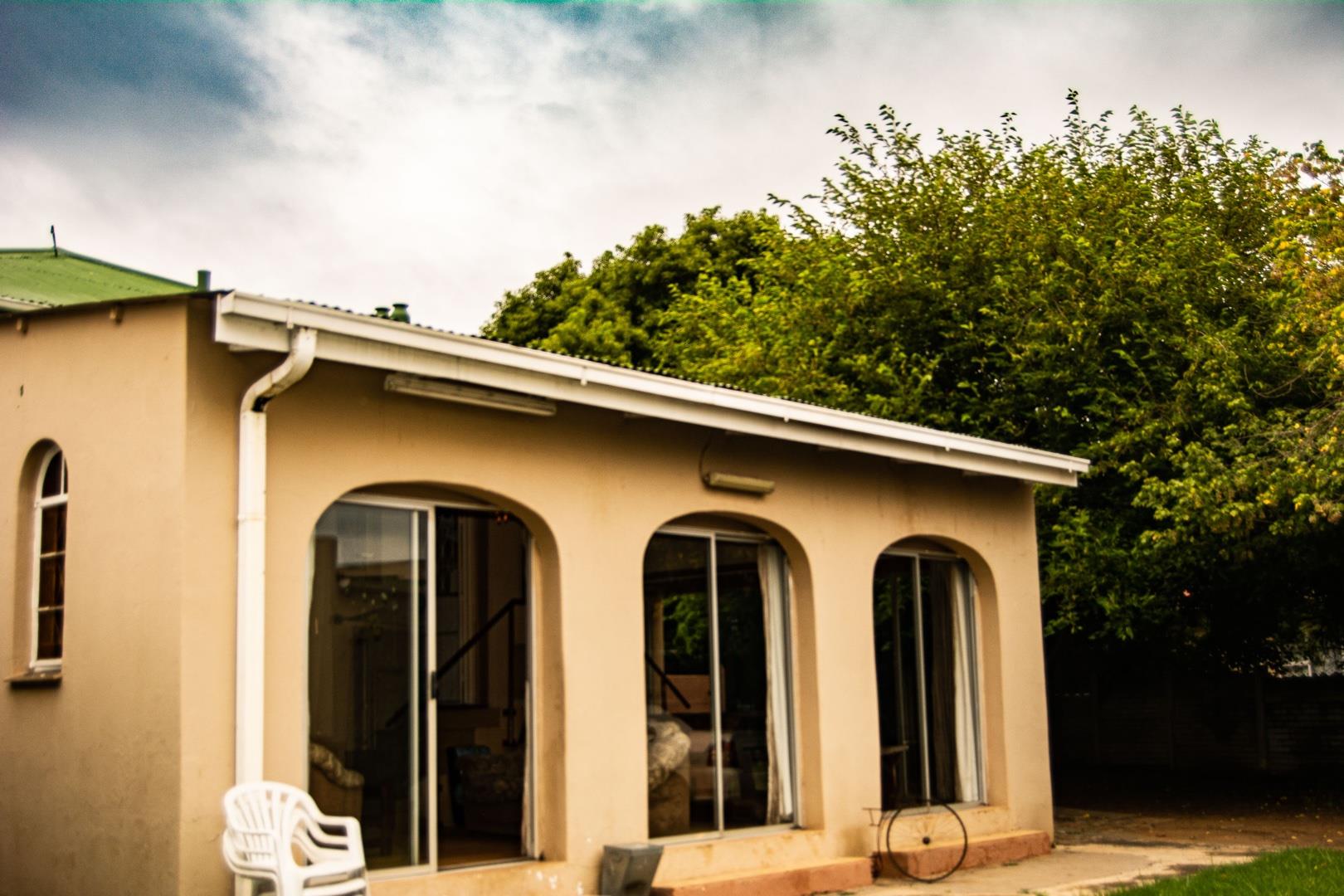 3 Bedroom House for sale in Staffords Hill P24112336098