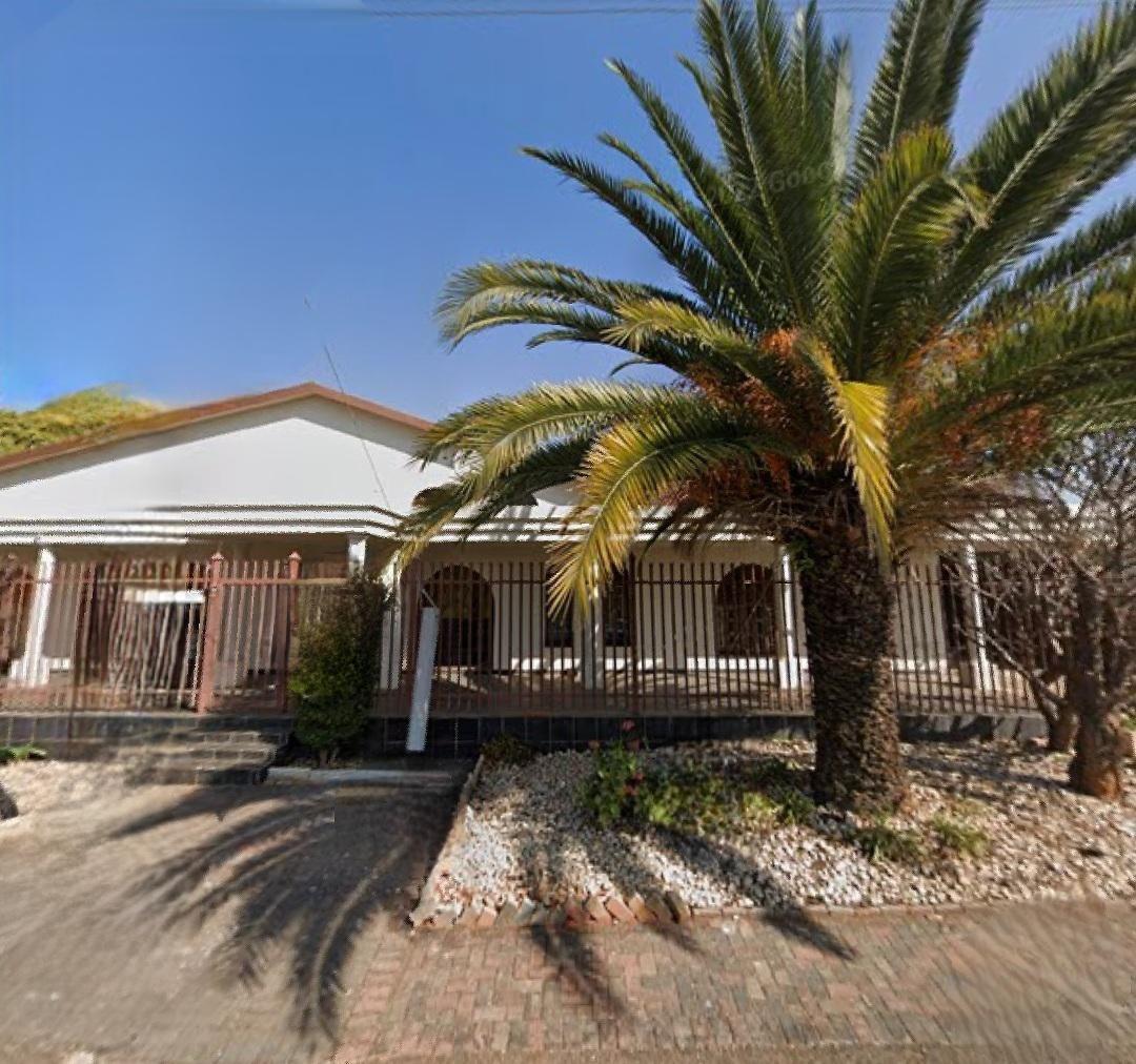 7 Bedroom House for sale in Laudium P24112337309