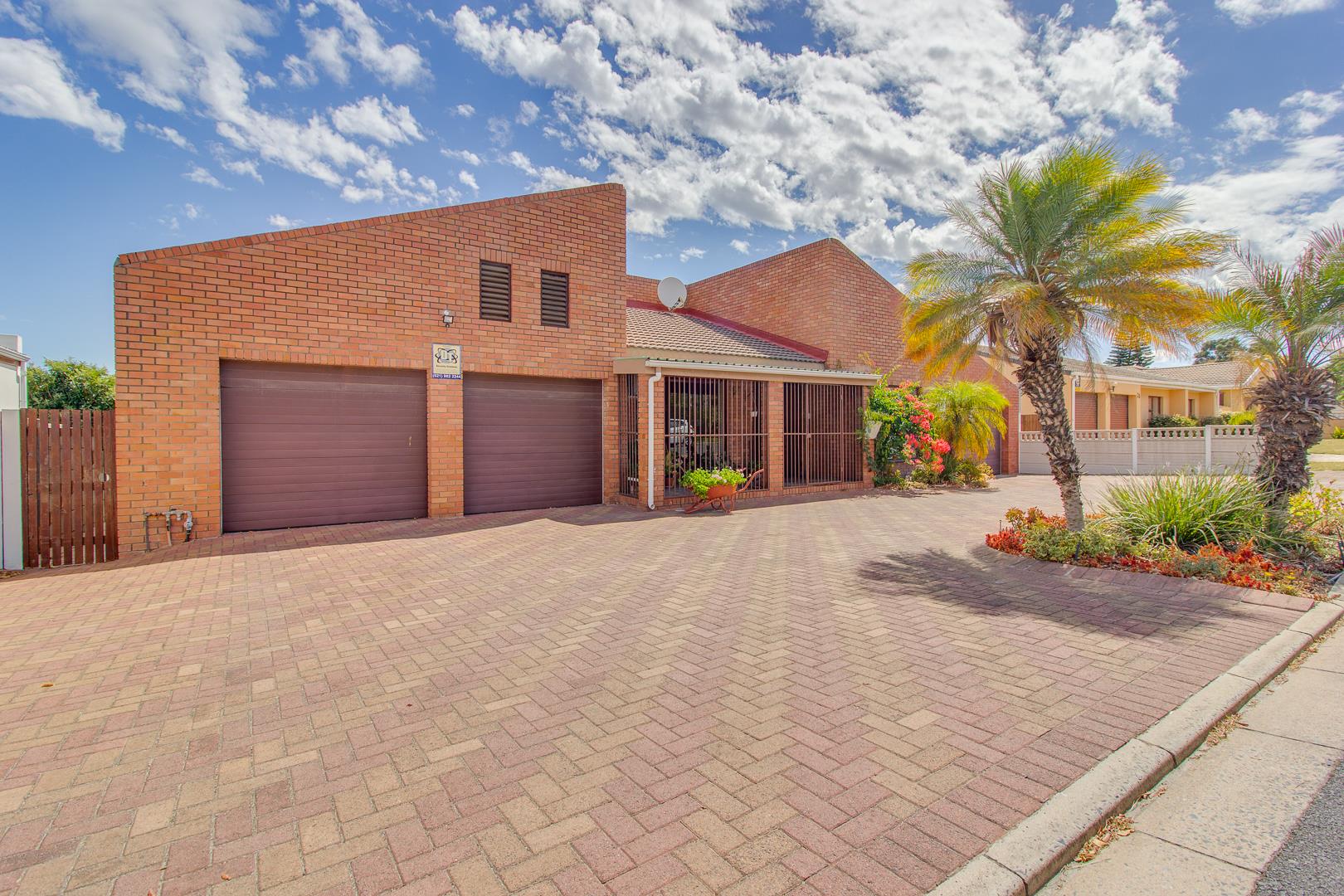 Protea Heights Property Houses to rent in Protea Heights