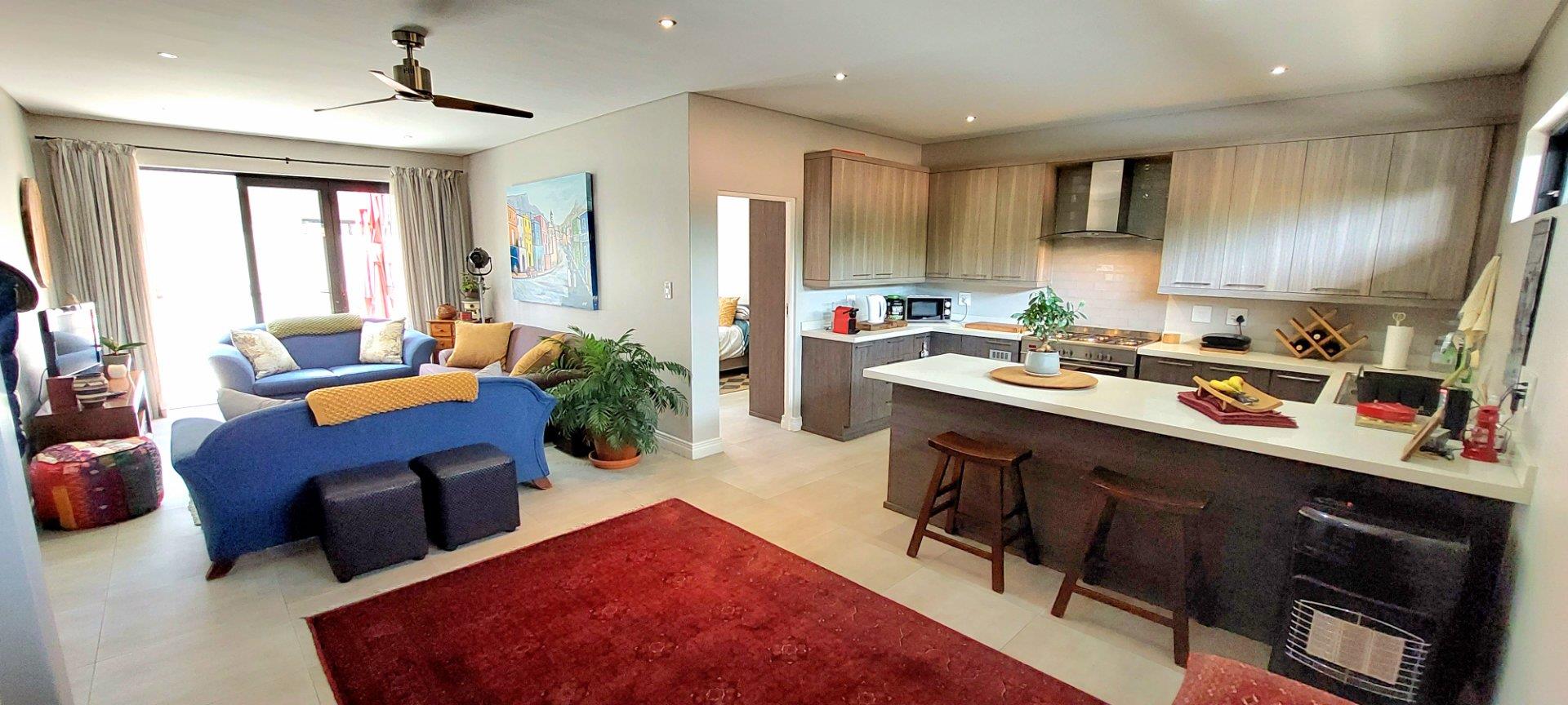 2 Bedroom Apartment / flat for sale in Menlo Park P24112341307