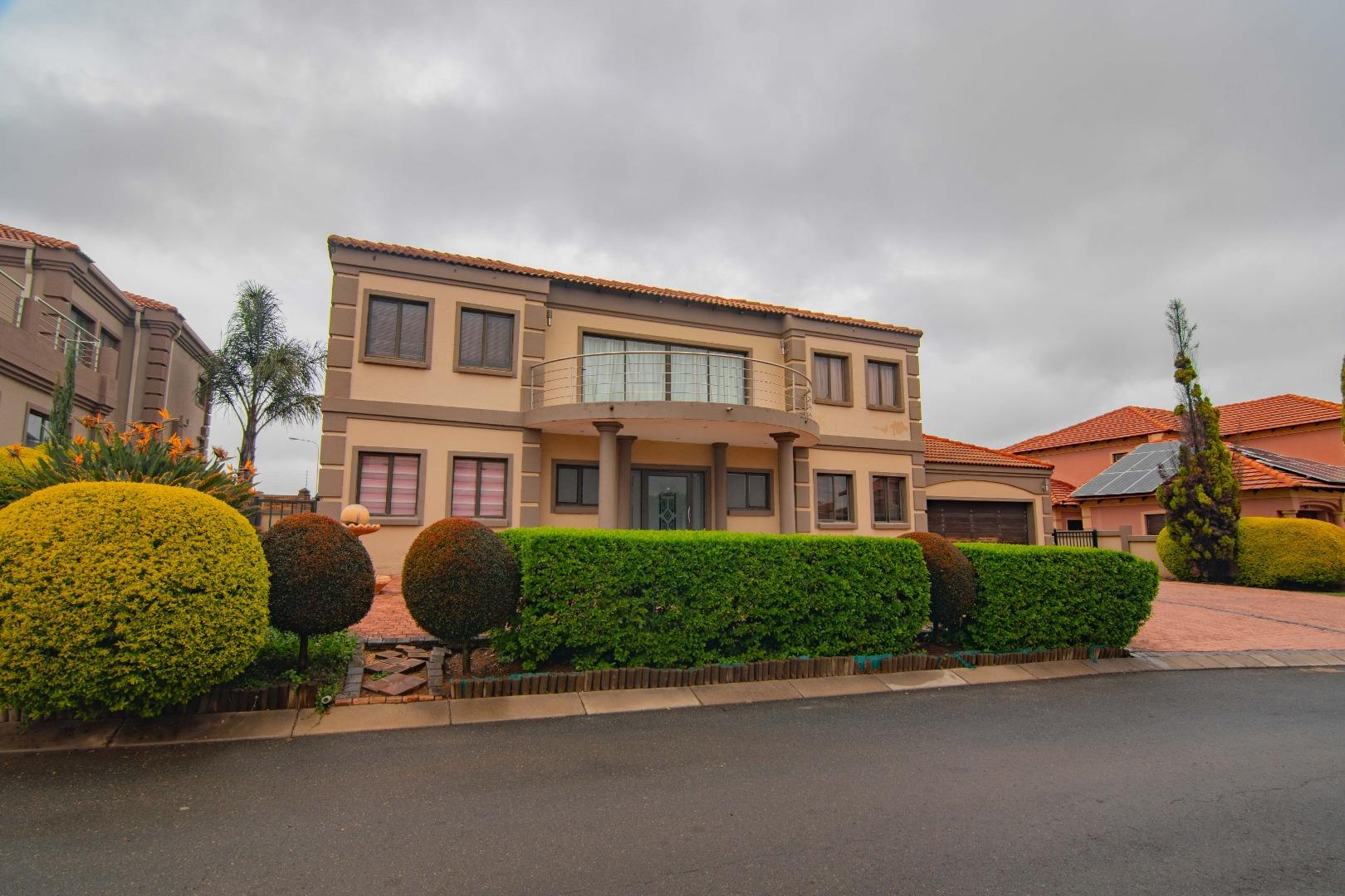 Blue Valley Golf Estate Property Property and houses for sale in Blue