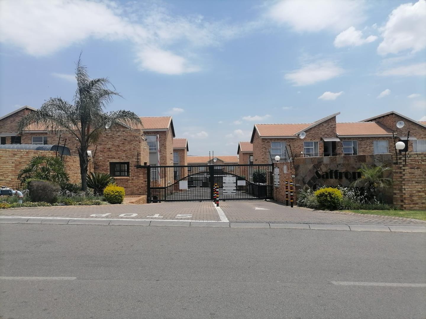 Apartments / flats to rent in Roodepoort Roodepoort Property