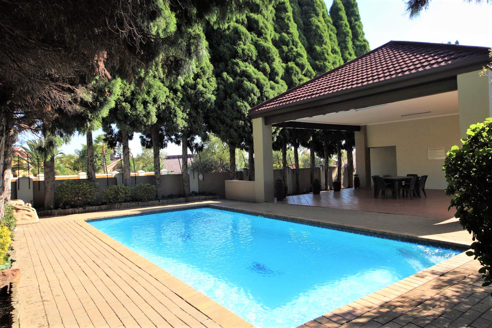 3 Bedroom Townhouse for sale in Dowerglen Ext 4 P24111400919