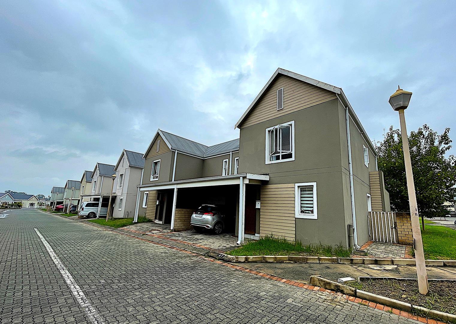 3 Bedroom Townhouse for sale in Vanderbijlpark SE 6 1 Hendrik Van Eck
