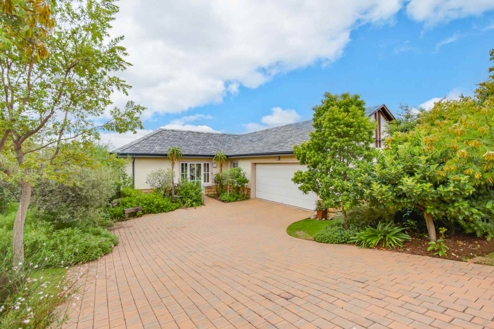 Waterfall, Midrand Property Townhouses for sale in Waterfall, Midrand