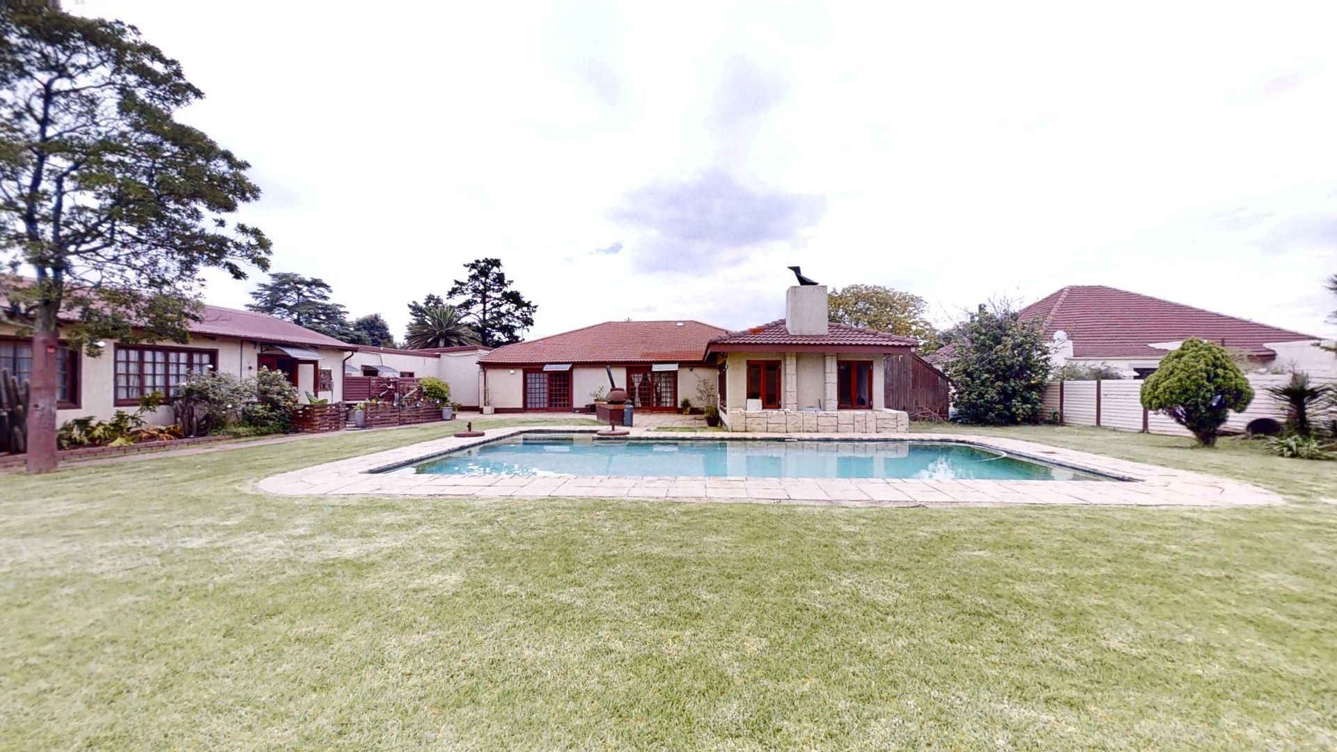 8 Bedroom House for sale in Lambton P24112346641