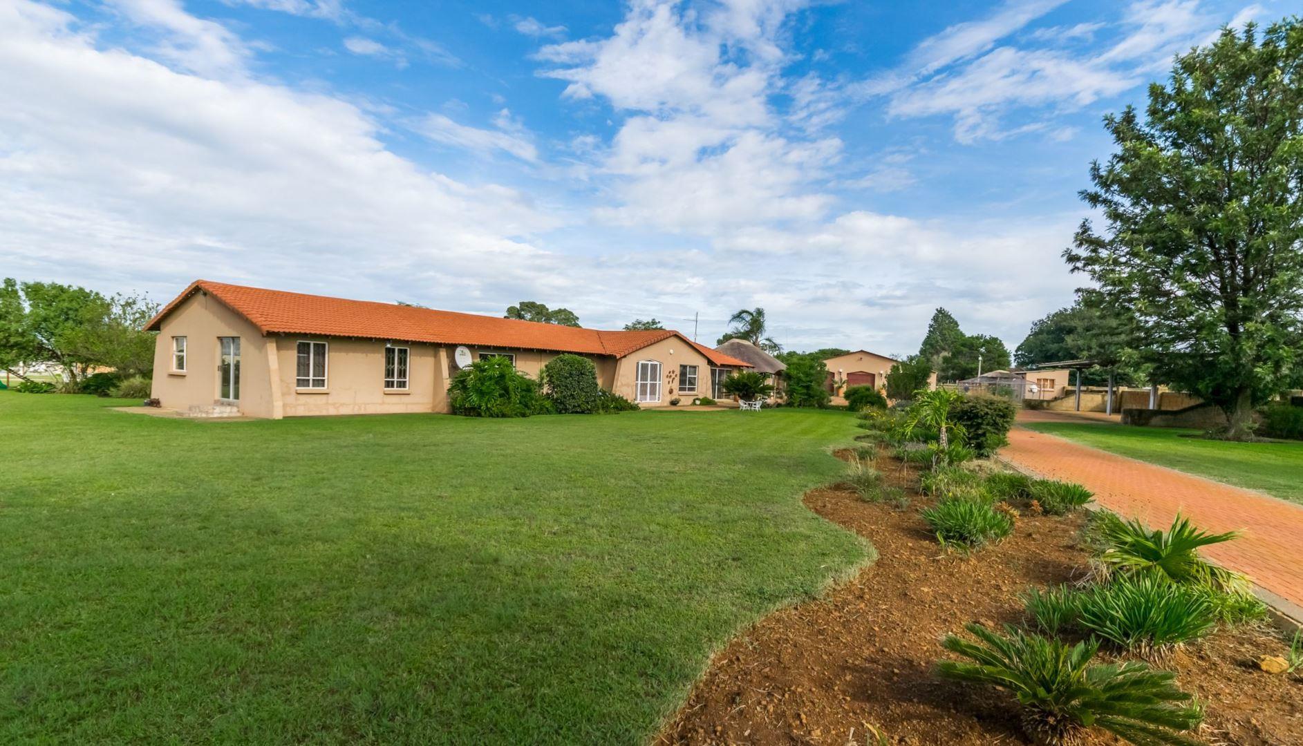 20 Bedroom House for sale in Hillside 19540 Watting Street P24