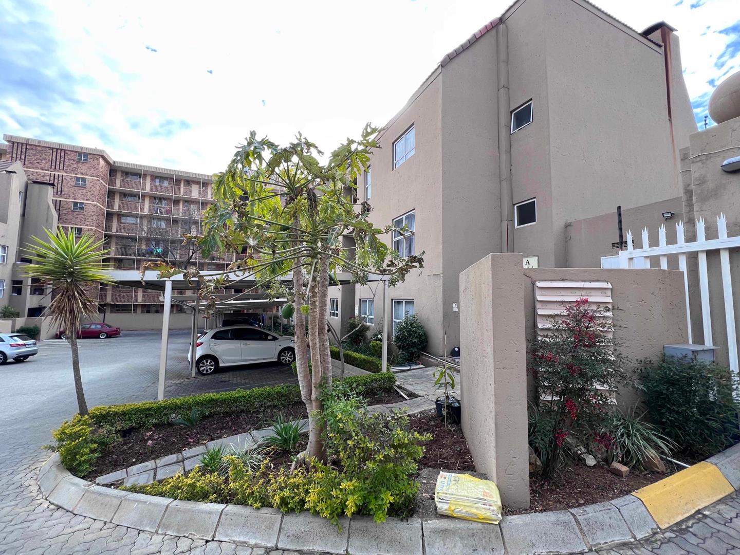 2 Bedroom Apartment / flat for sale in Ferndale 340 Kent Ave P24