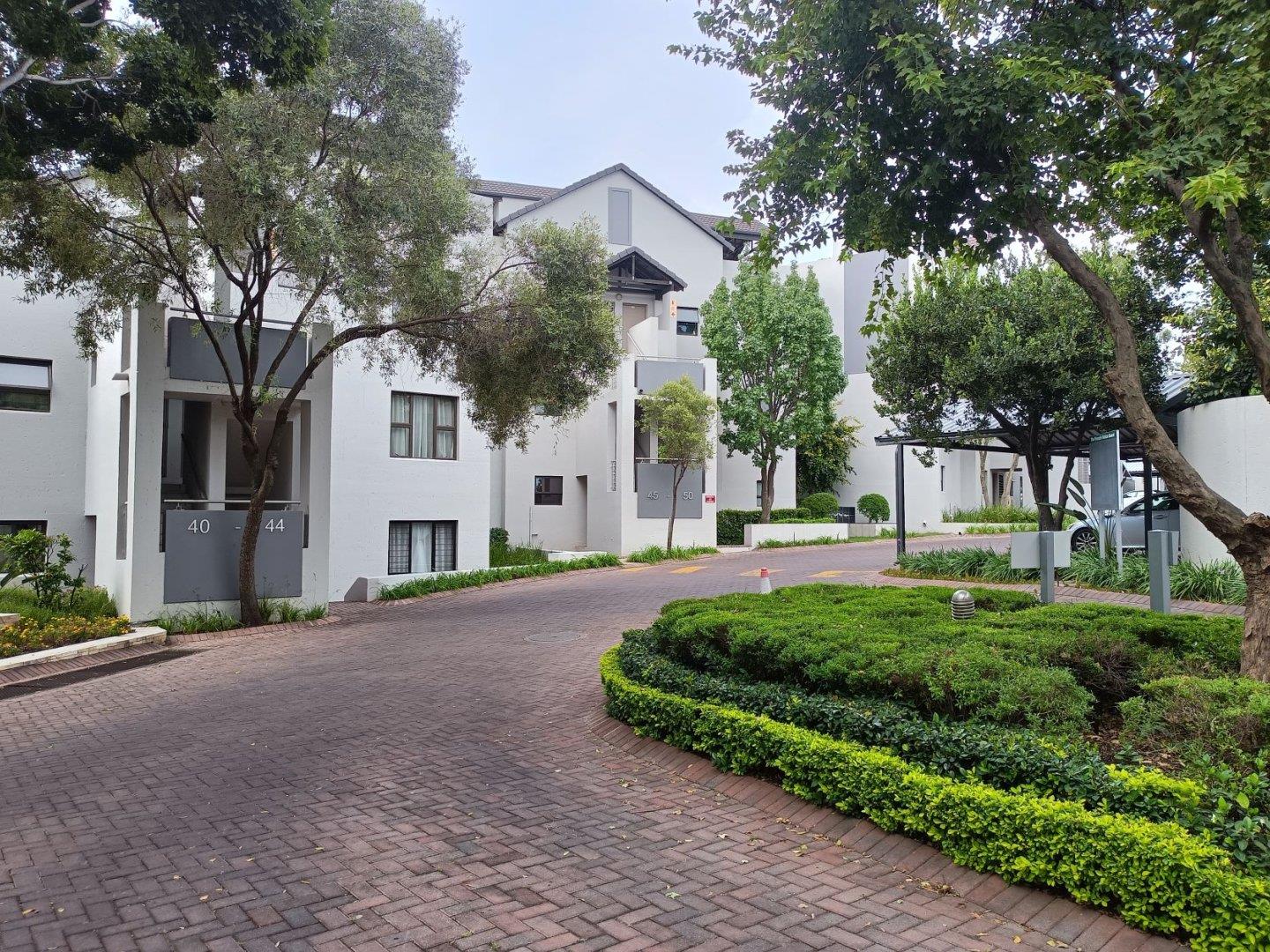 2 Bedroom Townhouse for sale in Douglasdale 29 Milford Road P24