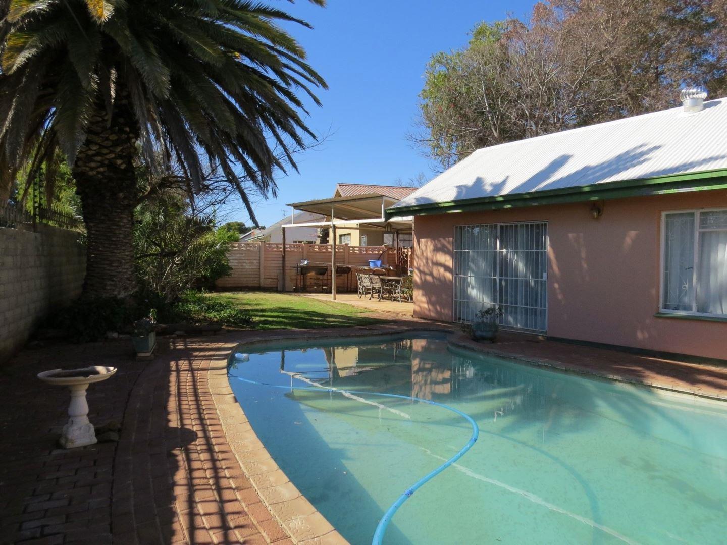 4 Bedroom House for sale in Carters Glen P24112358988