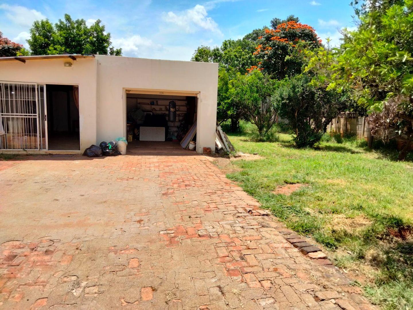 3 Bedroom House for sale in Mokopane Central P24112366315