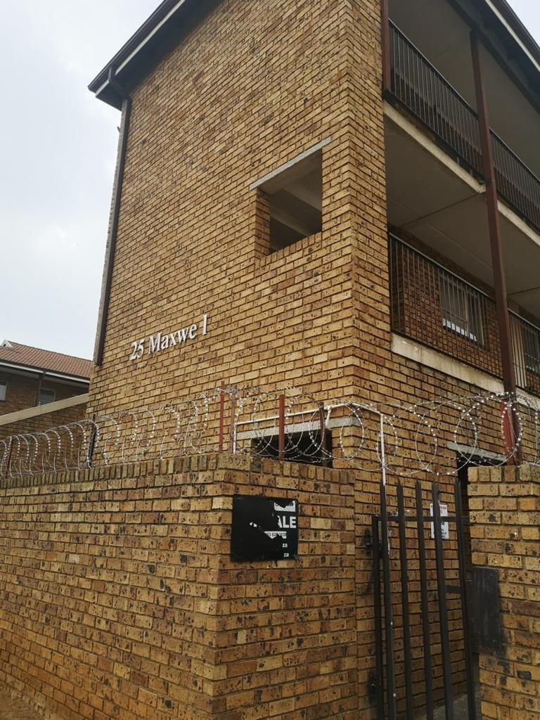2 Bedroom Apartment / flat for sale in Kempton Park Central P24114469791