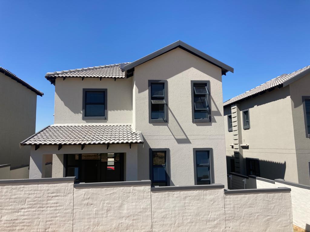 3 Bedroom House for sale in Halfway House Waterberg Street P24