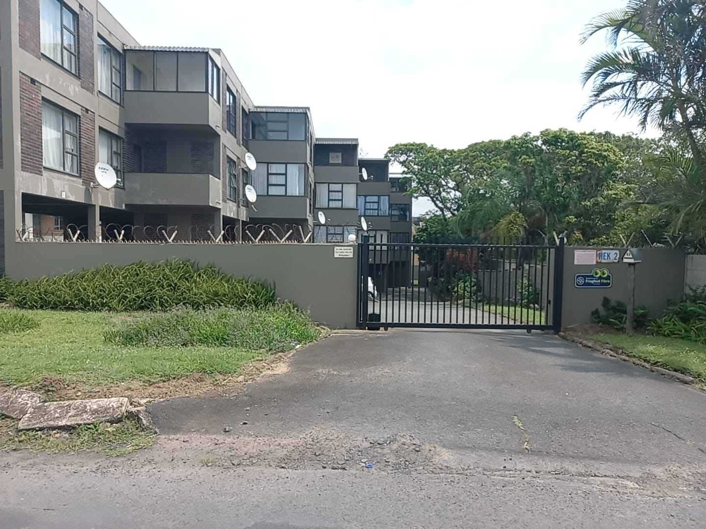 2 Bedroom Apartment / flat for sale in Manaba Beach P24112373241