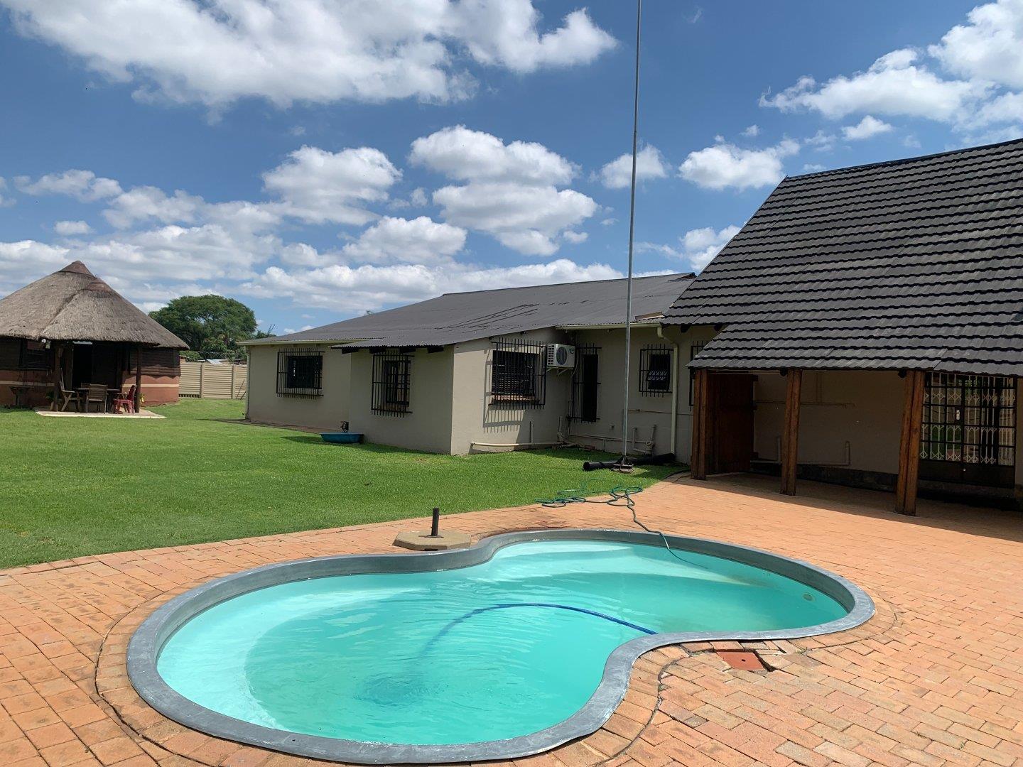 6 Bedroom House for sale in Heatherdale AH P24112373682