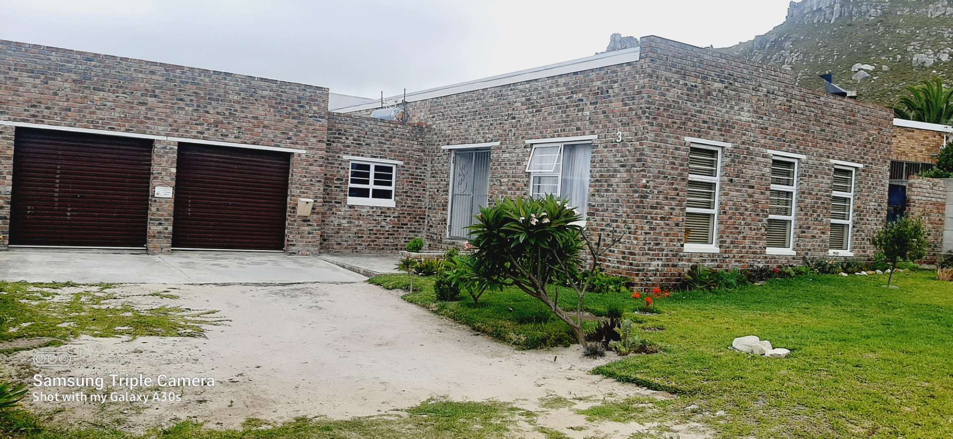 4 Bedroom House for sale in Kleinmond Central P24112375062