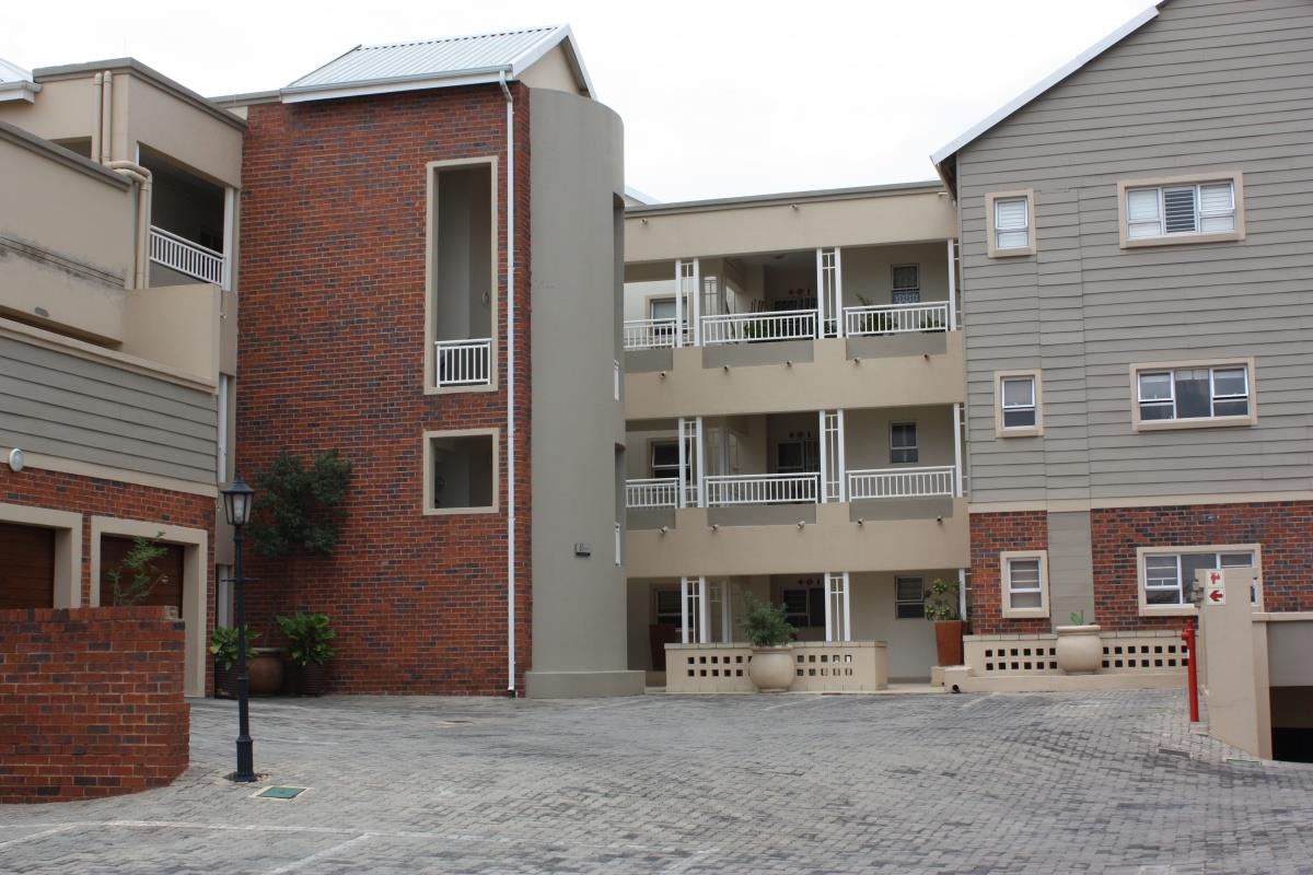 2 Bedroom Townhouse for sale in Thorn Valley Estate P24112376804