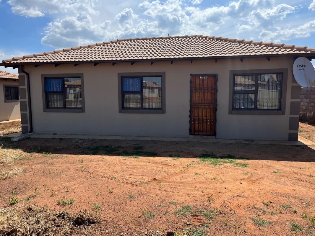 House for sale in Vosloorus Ext 10 22198 Funda Street P24112377981