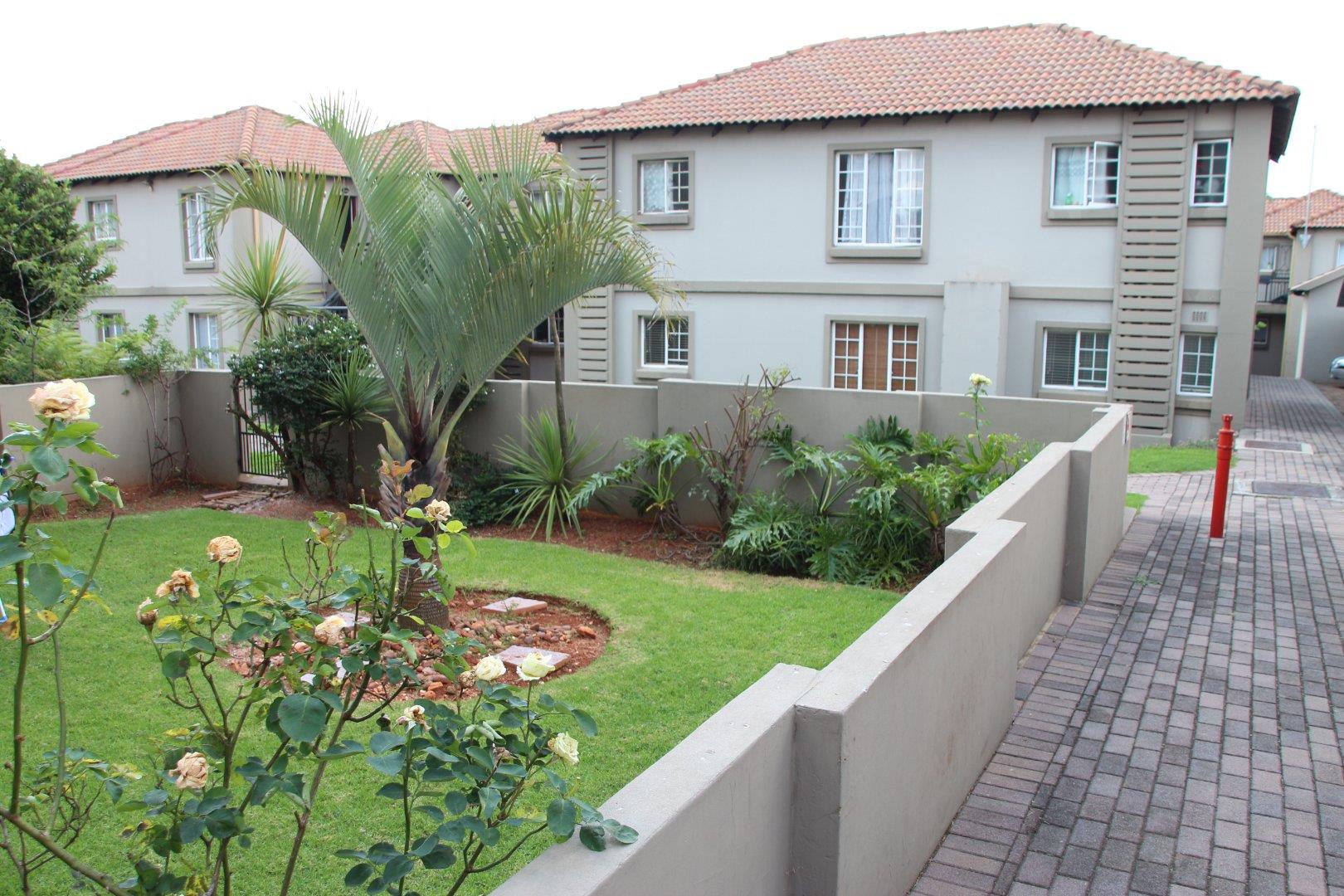 Florida Glen Property Apartments / flats for sale in Florida Glen