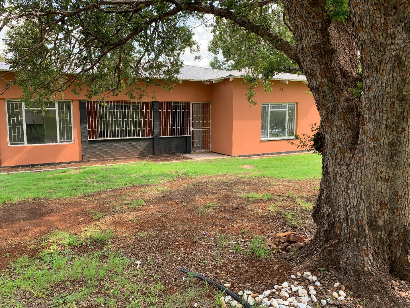 6 Bedroom House to rent in Postmasburg P24109637691