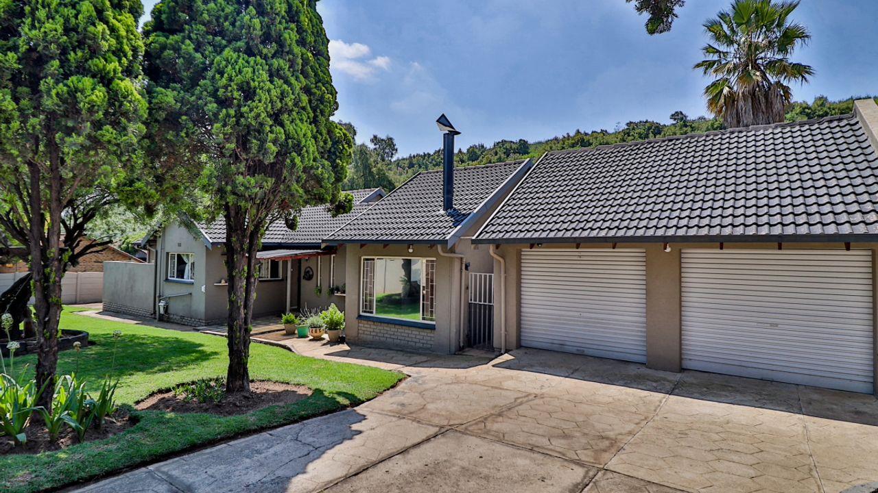 3 Bedroom House for sale in Croydon 8 Antrasiet Avenue P24113662309