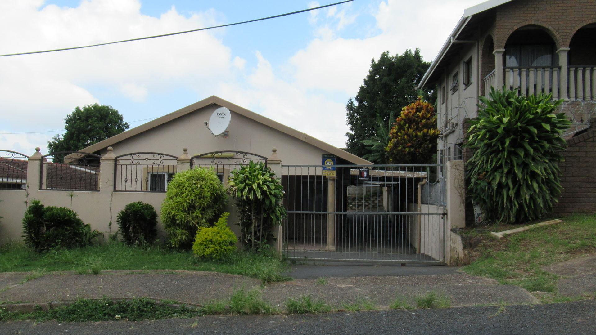 Shallcross Property Houses for sale in Shallcross