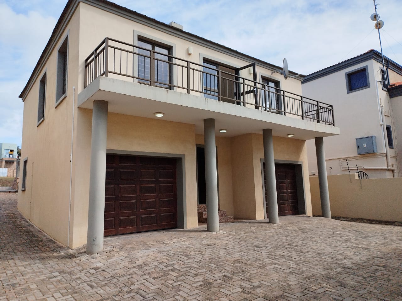 Townhouses for sale in Jeffreys Bay Jeffreys Bay Property