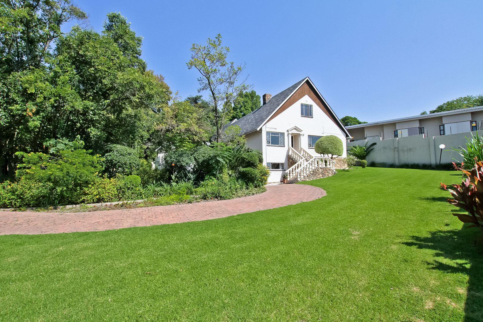 4 Bedroom House for sale in Bryanston P24112388921