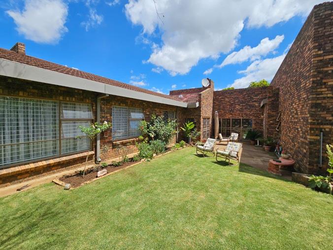 5 Bedroom House for Sale in Panorama